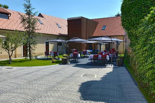 Το κτήριο όπου στεγάζεται  το bed & breakfast