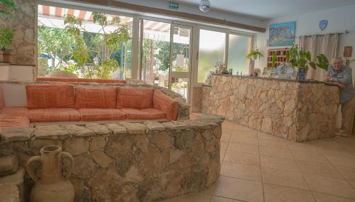 The lobby or reception area at Hotel des Etrangers