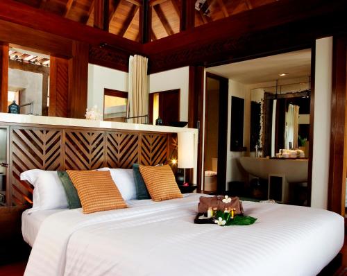 Ліжко або ліжка в номері Mai Samui Beach Resort & Spa - SHA Plus