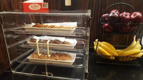 Makanan di atau berdekatan hotel