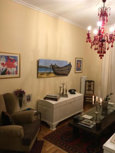 Χώρος καθιστικού στο Art island house