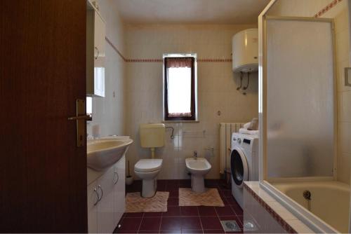 Um banheiro em Kuca Legovic