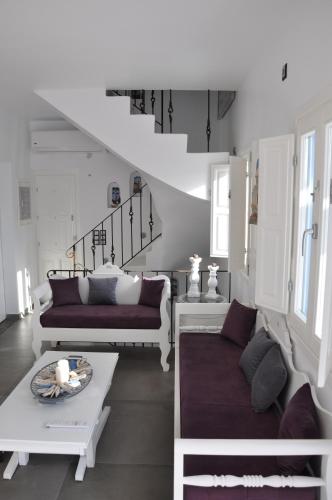 Posedenie v ubytovaní Santoxenia luxury villa