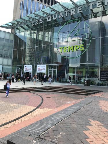ChezClervie Nanterre City Paris La Défense Arenaの宿泊客