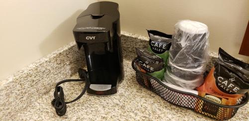Kemudahan buat kopi dan teh di Comfort Suites Denver near Anschutz Medical Campus