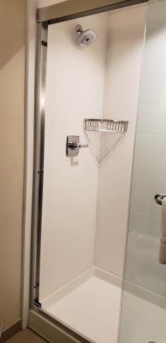 Bilik mandi di Comfort Suites Denver near Anschutz Medical Campus
