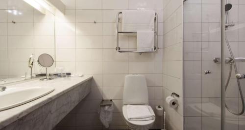 Et badeværelse på Best Western Plus Västerviks Stadshotell
