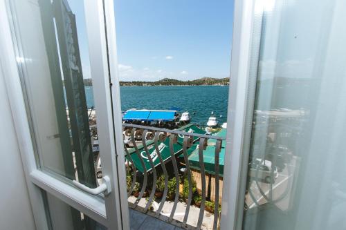 Apartments and Rooms Ille