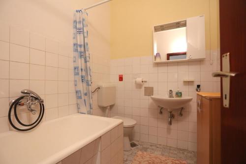 Et badeværelse på Seaside Apartments Antičević