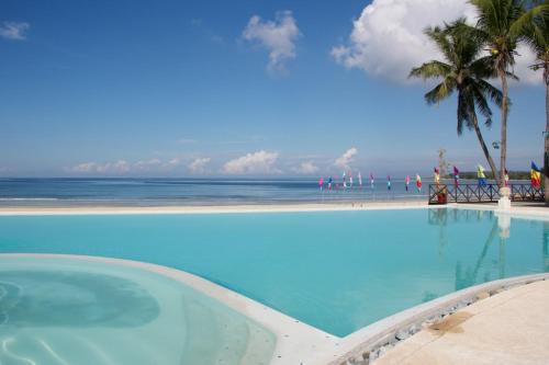 Piscina de la sau aproape de Playa Tropical Resort Hotel