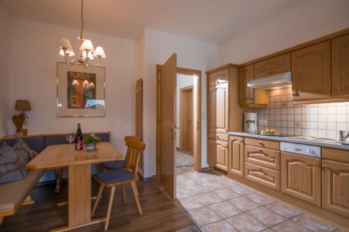 Dapur atau dapur kecil di Apart Garni Montana