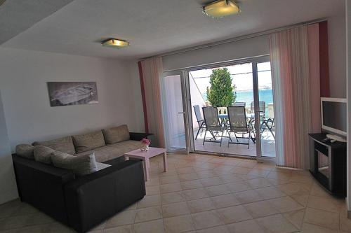 Χώρος καθιστικού στο Beachfront Apartments Baricevic with Pool