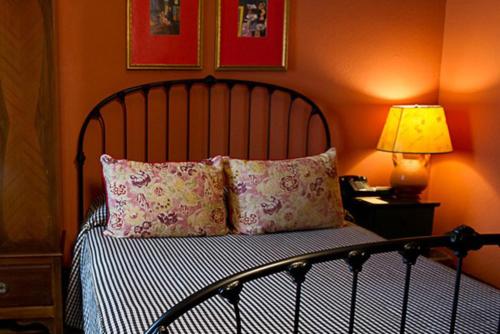 Hotel Boheme Image