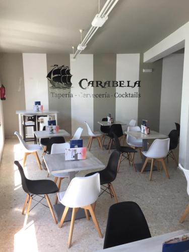 Imagen de la galería de Hostal Carabela, en Areas