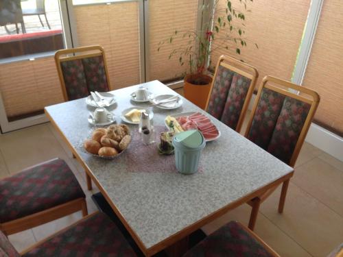 Jídlo v penzionu nebo okolí