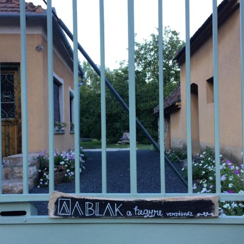 Το κτήριο όπου στεγάζεται  ο ξενώνας