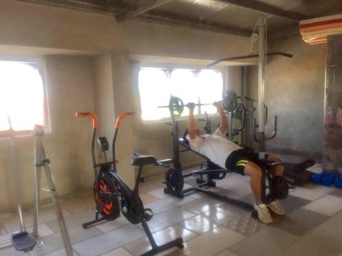 The fitness centre and/or fitness facilities at Thanh Dat 2 Hotel