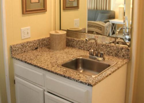 A kitchen or kitchenette at Ocean Forest Colony by Capital Vacations