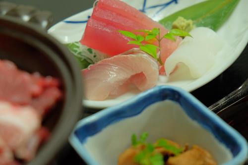 旅館の敷地内または近くでの食事または食べ物