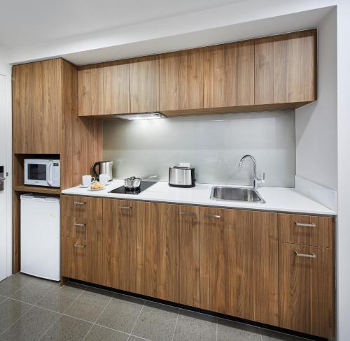 Dapur atau dapur kecil di The Sebel West Perth