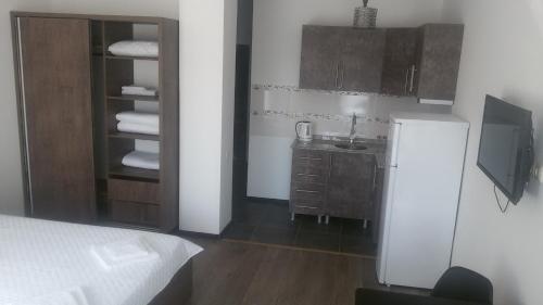 Studio apartment with great viewにあるキッチンまたは簡易キッチン