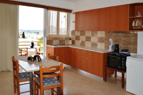 Photo de la galerie de l'établissement Sky-Line Apartments, à Afantou