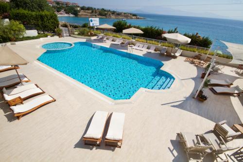 La alberca dentro o cerca de Dalyan Residence & Suites