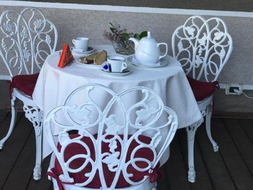 Utensilios para hacer té y café en Hotel Deluxe