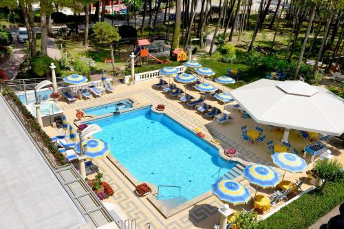 A view of the pool at Hotel Colorado or nearby