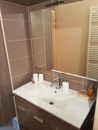 Ένα μπάνιο στο Apartment Chuck