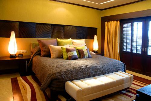 Ένα ή περισσότερα κρεβάτια σε δωμάτιο στο InterContinental Hanoi Westlake by IHG