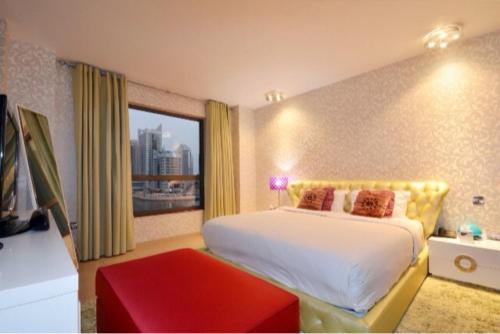 Zdjęcie z galerii obiektu Murjan Suites Waterfront The Walk Jumeirah Beach Residence w Dubaju