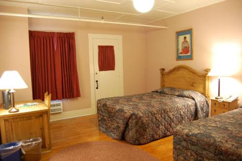 Glacier Park Lodge - Standard Zimmer Mit Queensize-Bett