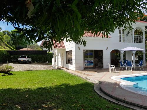 Kolam renang di atau dekat dengan Casa Hacienda El Imperio