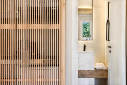 Artemide city places- Petite Apartments