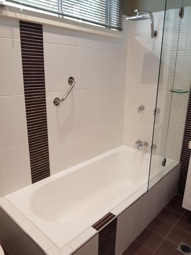 Ein Badezimmer in der Unterkunft Tantarra Guest House - Pet Friendly