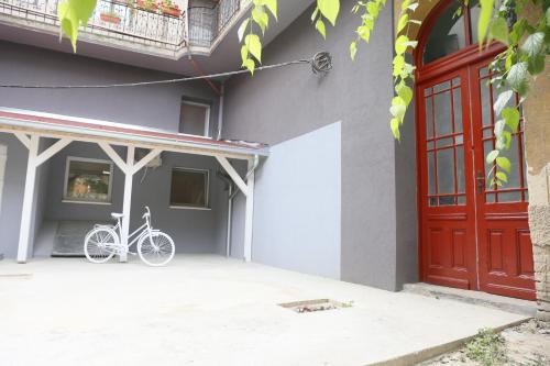 Radfahren an der Unterkunft Apartman Centar 1 oder in der Nähe