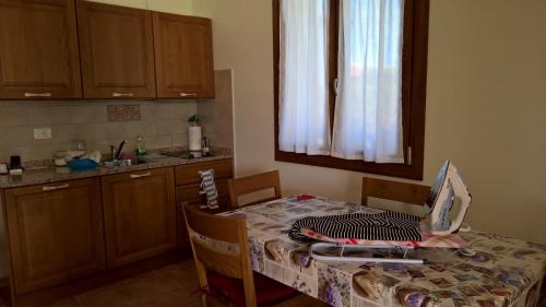
A kitchen or kitchenette at Agriturismo Ai Laghi
