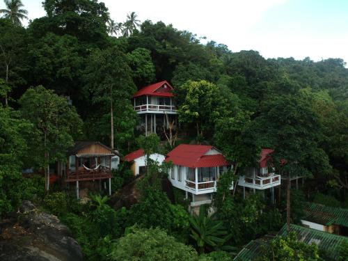 Et luftfoto af Plaa's Thansadet Resort