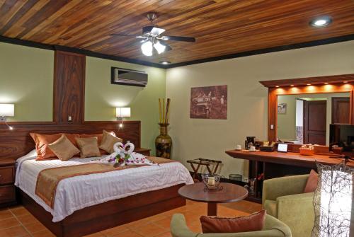 Foto da galeria de Volcano Lodge, Hotel & Thermal Experience em La Fortuna