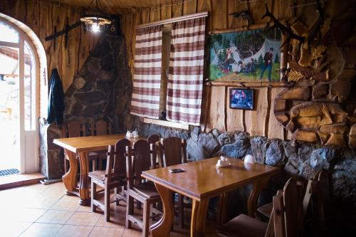 Restorāns vai citas vietas, kur ieturēt maltīti, naktsmītnē Kabanova Gora