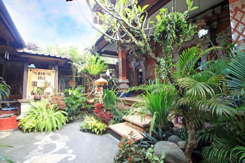 Gallery image of Praety Home Stay in Ubud