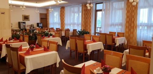 En restaurant eller et spisested på Oddy