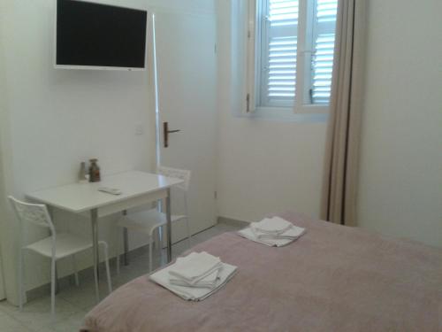 Gallery image of Studio apartments Ana & Mia in Vis