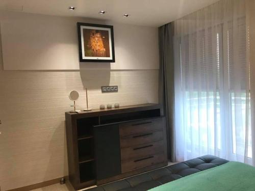Letto o letti in una camera di Komfortowy Apartament nad Niegocinem