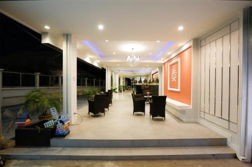 Lobbyen eller receptionen på Hua Hin White Villa Hotel - SHA Certified