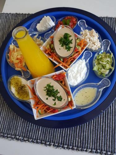 Jídlo v aparthotelu nebo okolí