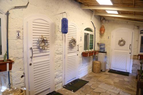 Gallery image of Byblos Fishing Club Guesthouse in Jbeil