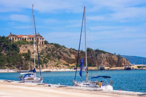 Gallery image of Molos Hotel in Limenaria