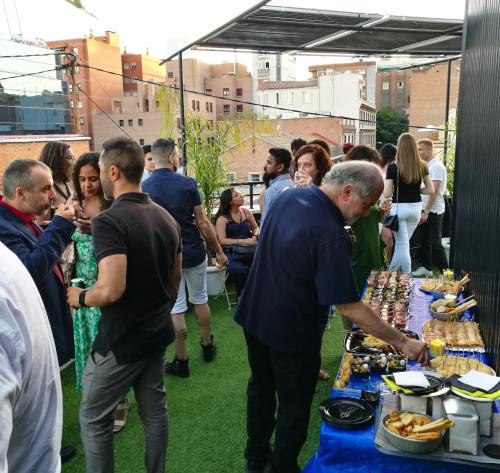 Επισκέπτες που μένουν στο Far Home Bernabeu
